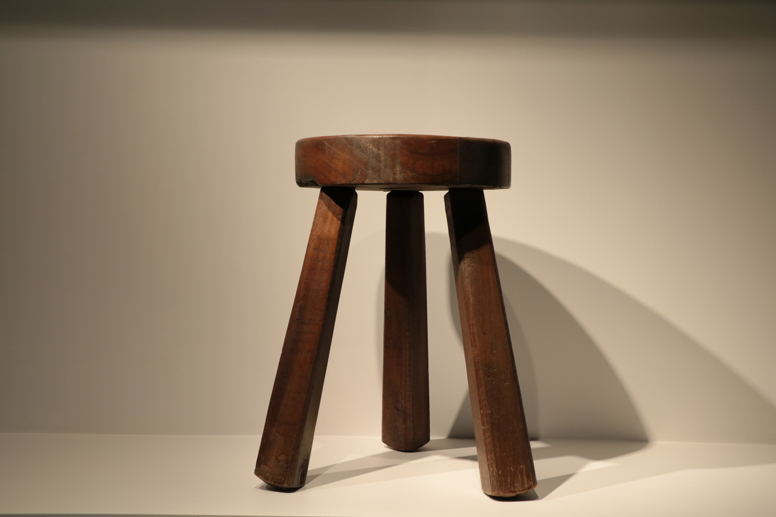 Tripod milking stool